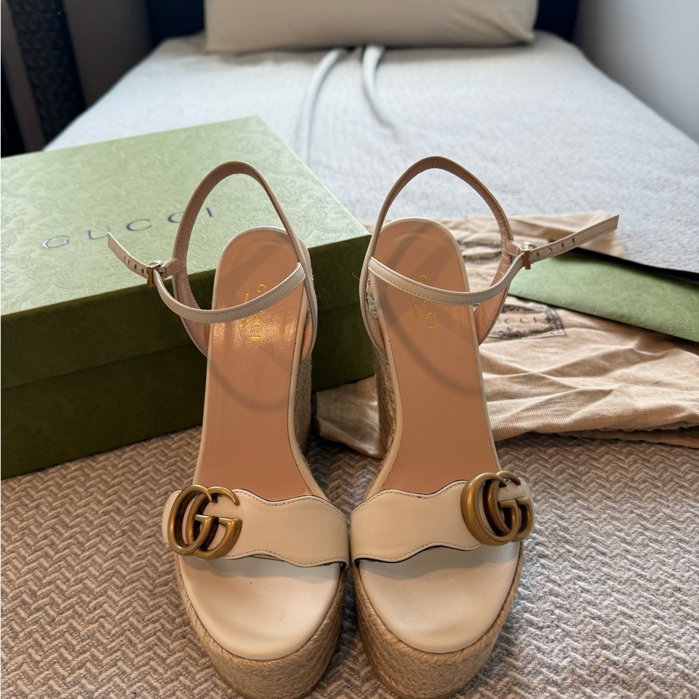 Gucci Women's Leather Espadrilles Sandals - Picture 3 of 10
